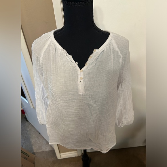 Old Navy Tops - Old Navy White Gauze Cotton Blouse XS